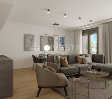 Pula, strogi centar, SMART HOME 4-sobni stan sa parkirnim mjestom - cover