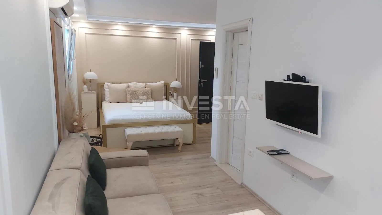 Predivan stan u centru Vrsara - cover