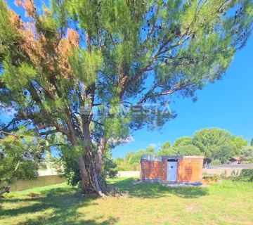 Peroj, nedovršena prizemna kuća 200m od mora - cover