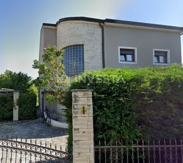 Umag, uređena vila na ekskluzivnoj lokaciji blizu mora - cover