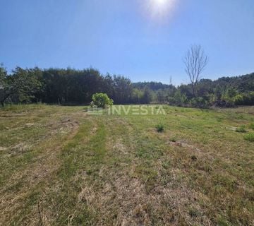 Građevinsko zemljište u blizini Žminja površine 2.492 m2 - cover