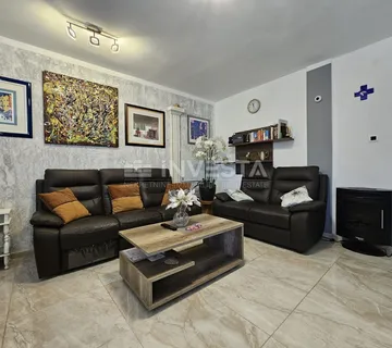 Fažana, stan u prizemlju s vrtom, blizu centra i plaža - cover