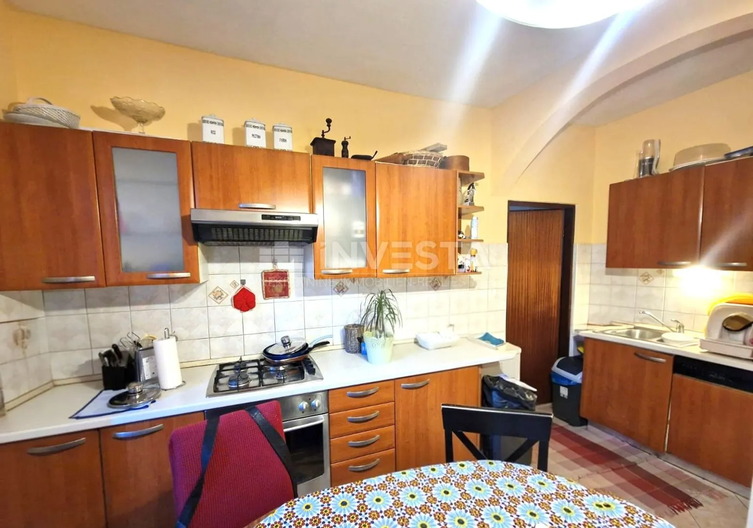 Pula, stan u centru, prizemlje, 2ss - cover