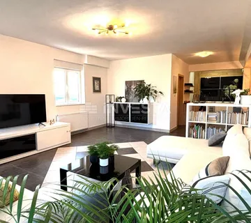 Ližnjan, moderan dvosoban stan s parkingom - cover