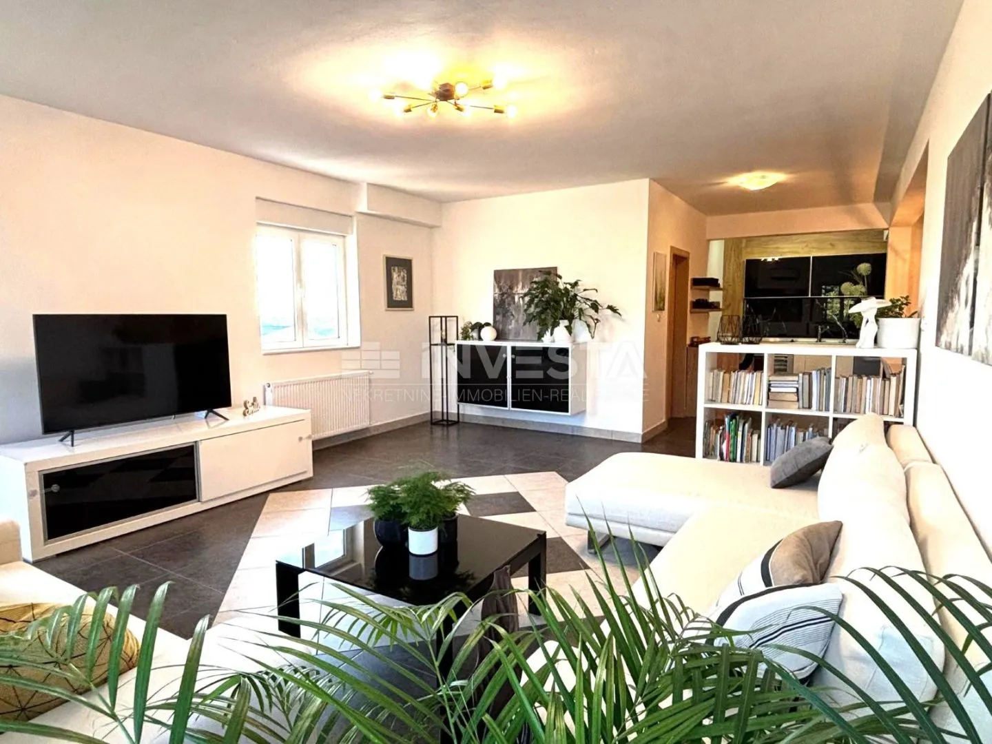 Ližnjan, moderan dvosoban stan s parkingom - cover