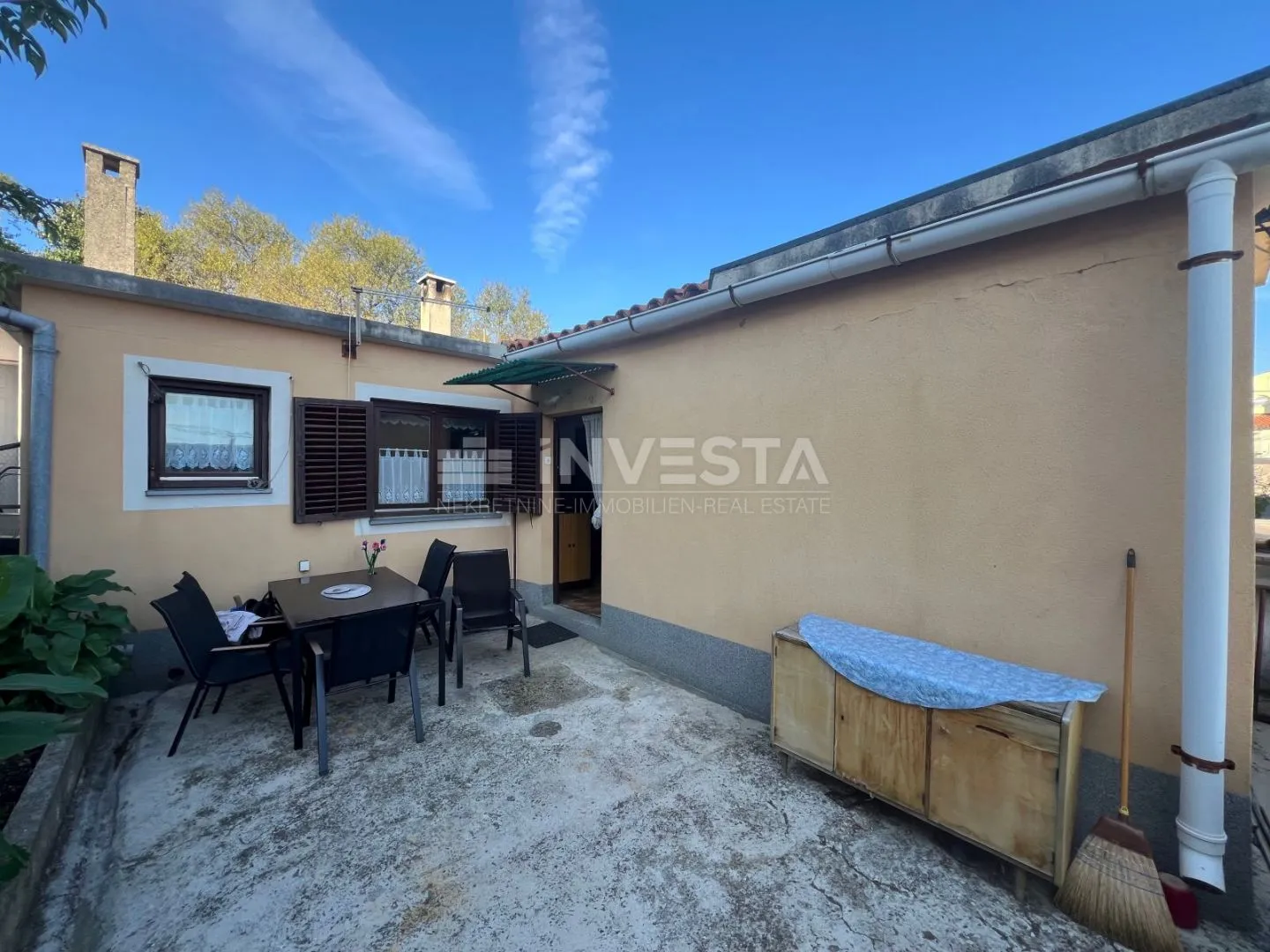 Pula, Šijana prizemnica - cover