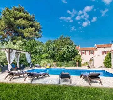 Vodnjan okolica, istarska kamena kuća s bazenom i ljetnom kuhinjom - cover