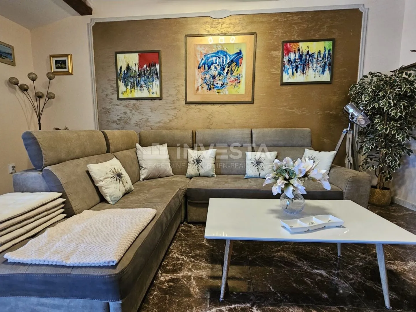 Fažana, stan na katu s pogledom na more, blizu centra i plaža - cover