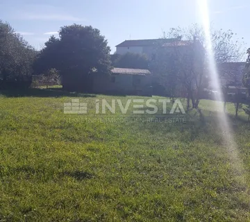 Poreč okolica, građevinsko zemljište sa gospodarskom zgradom - cover