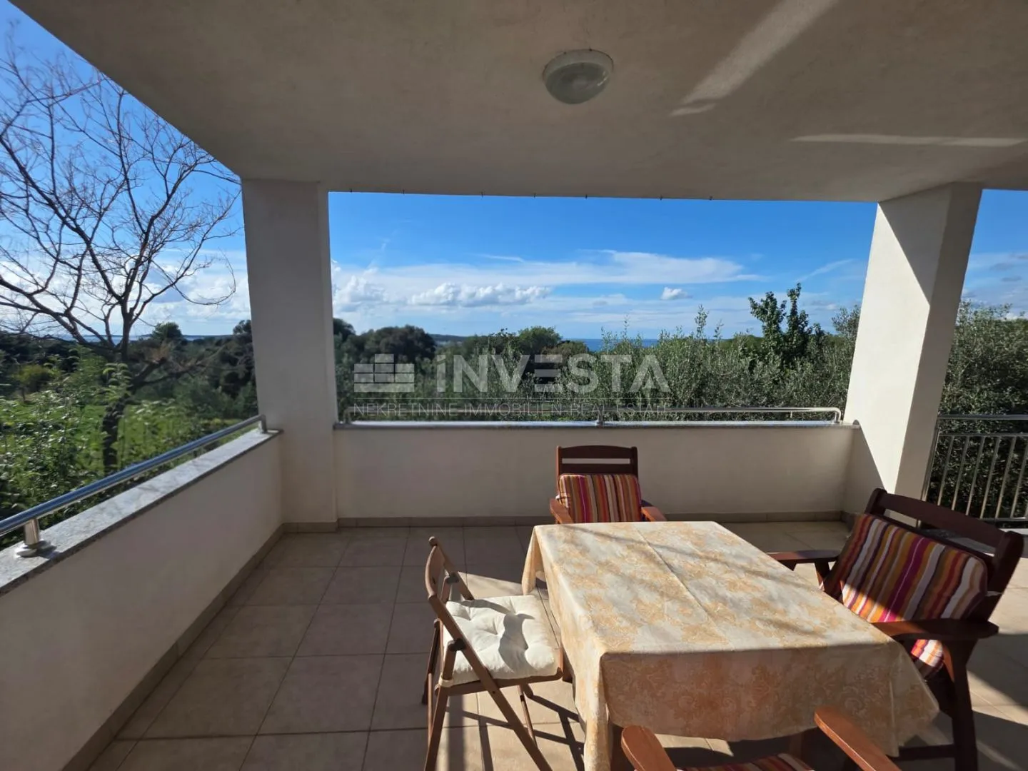 Stan u prizemlju manje zgrade, pogled na more, 1 km od plaže - cover