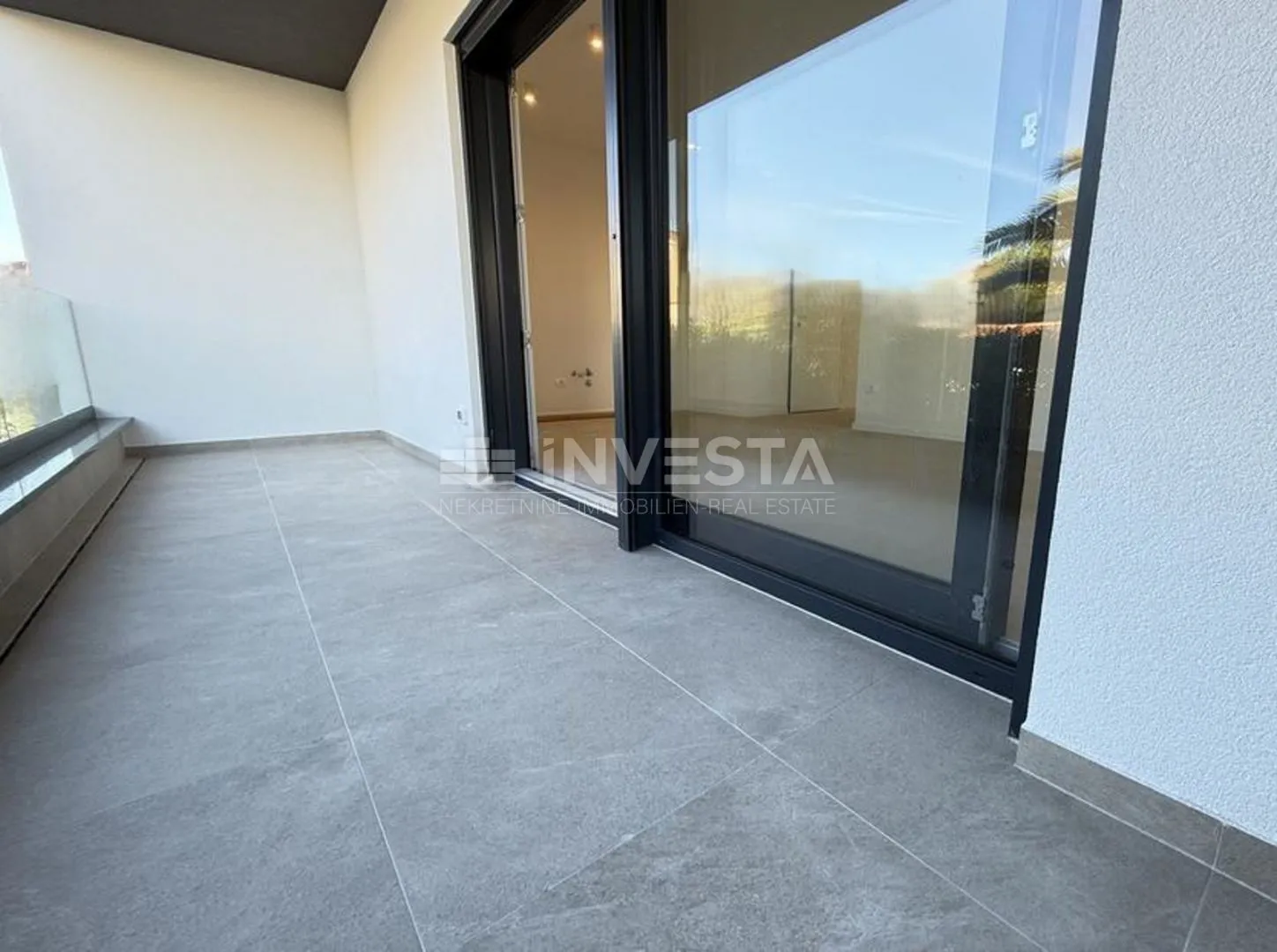 Medulin, Premantura, moderan novi stan, terasa, parking  - cover