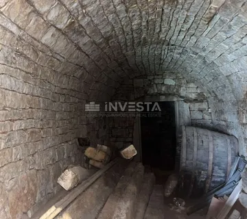 Višnjan, Kamena kuća -započeta renovacija - cover