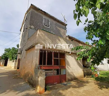 Poreč okolica, stara kuća u nizu za adaptaciju, 180m2