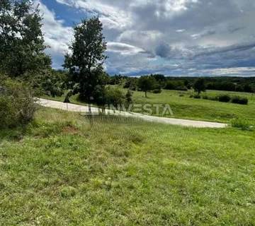 Oprtalj, građevinsko zemljište 1579 m2 sa pogledom