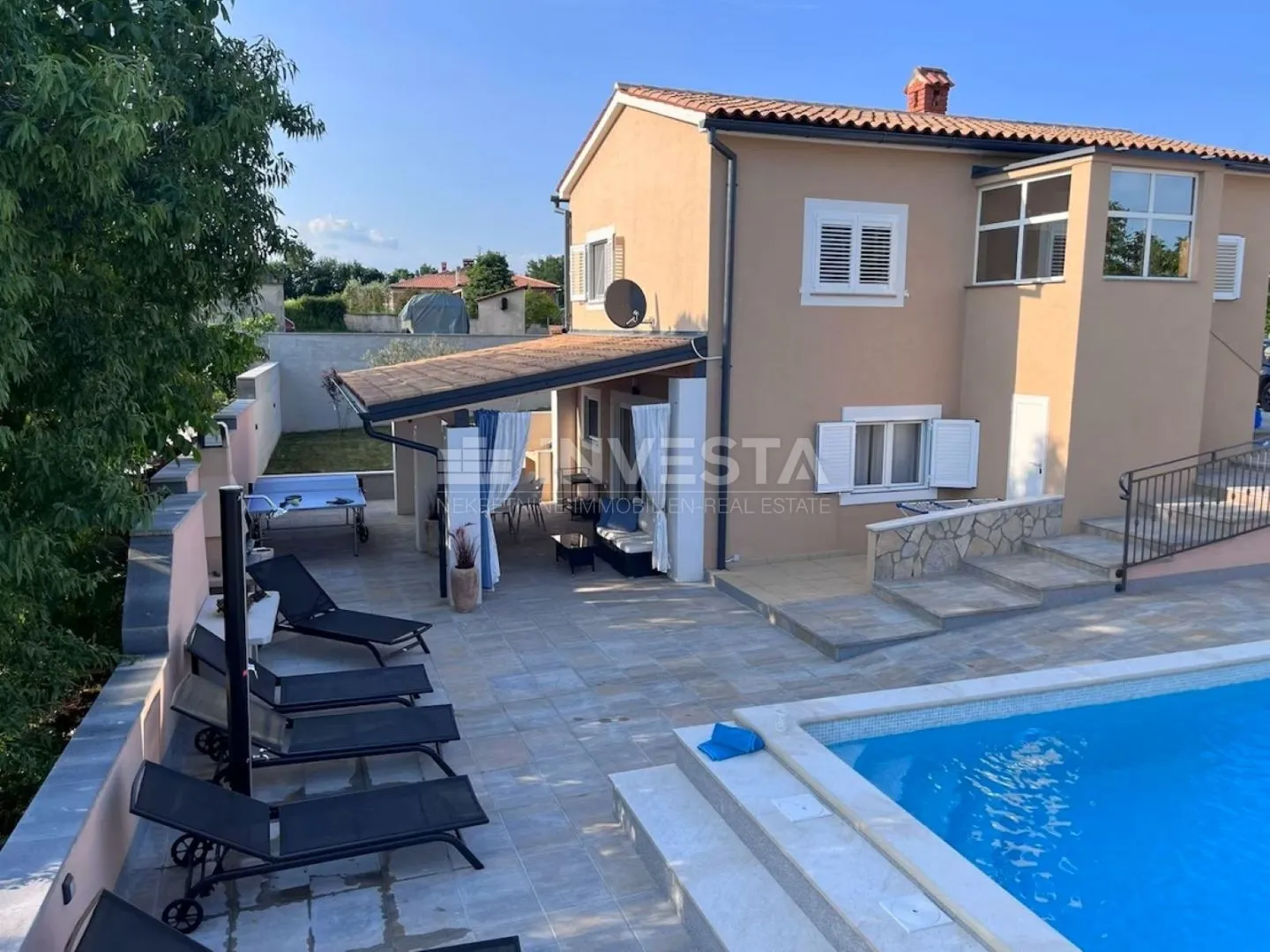 Barban, okolica kuća s dva stana, bazen - cover