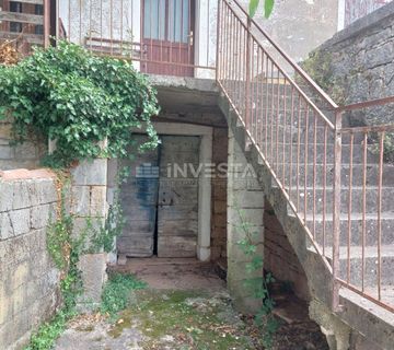 Dvojna autohtona istarska kuća u blizini Baderne - cover