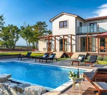 Barban, Moderna samostojeća vila s bazenom, 1800m2 okućnice