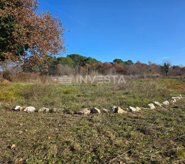 Građevinsko zemljište s dozvolom – vila s bazenom i garažom - cover