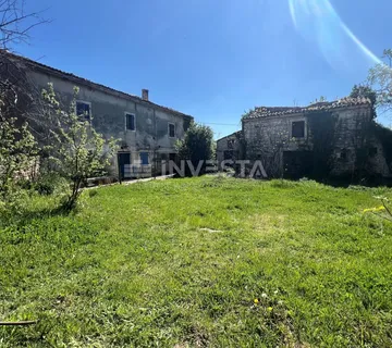 Kamena kuća za renovaciju s velikim potencijalom - cover