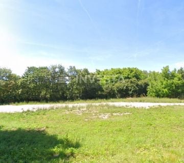 Marčana, veliko građevinsko zemljište 3.904 m2 - cover