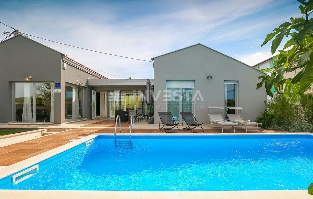 Poreč okolica, prizemnica sa bazenom - cover