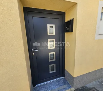 Vodnjan, renovirana obiteljska kuća sa 3 spavaće sobe
