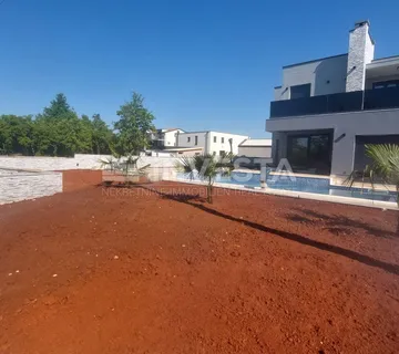 Moderna vila sa grijanim bazenom - Poreč