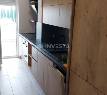 Predivan stan u centru Umaga 150 m od mora - cover