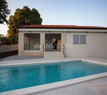 Rovinj okolica, niskoenergetska prizemnica s bazenom - cover