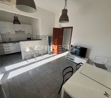 Pula, jednosoban stan 49 m2 prizemlje s parkingom - cover