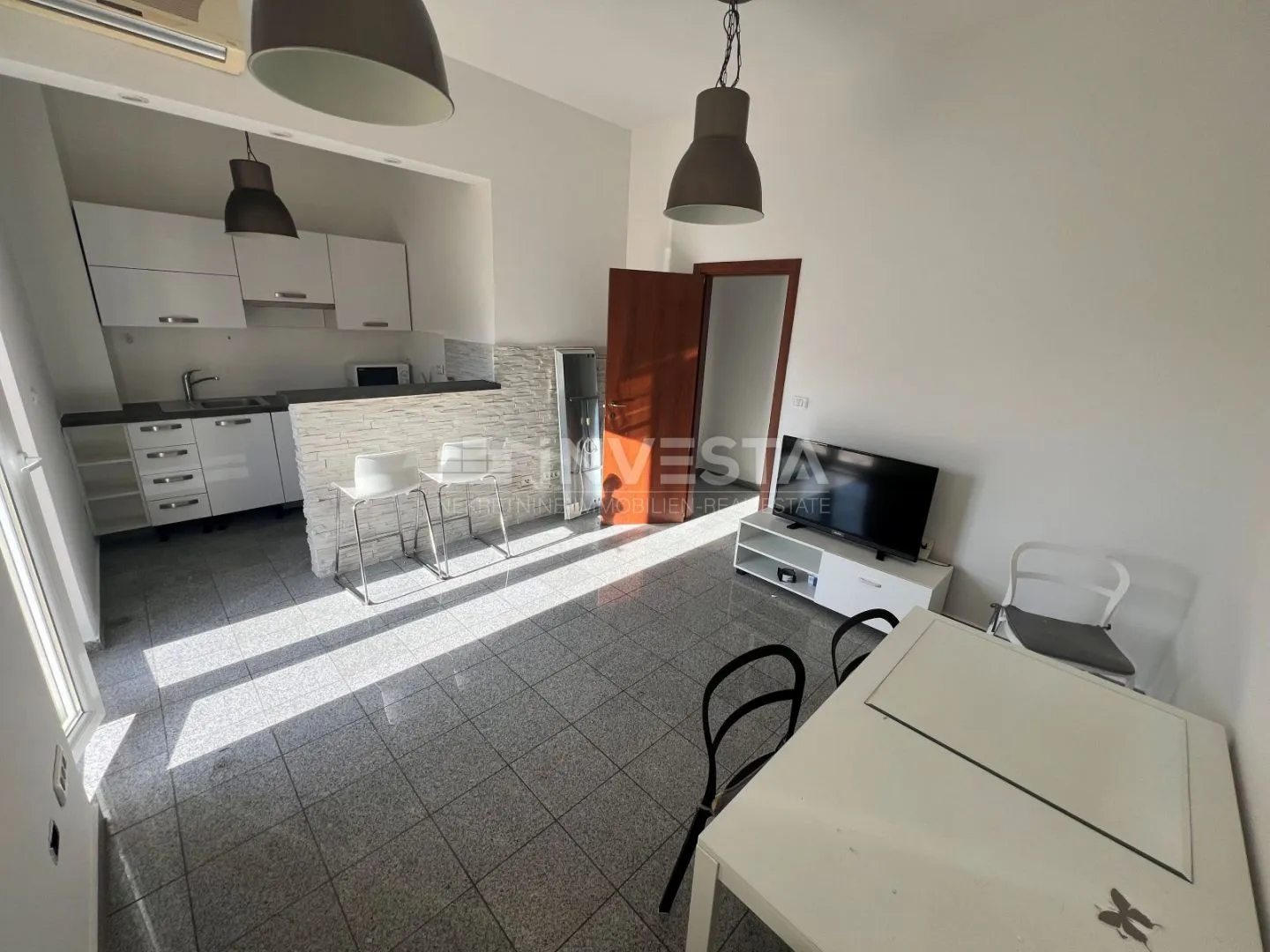 Pula, jednosoban stan 49 m2 prizemlje s parkingom - cover