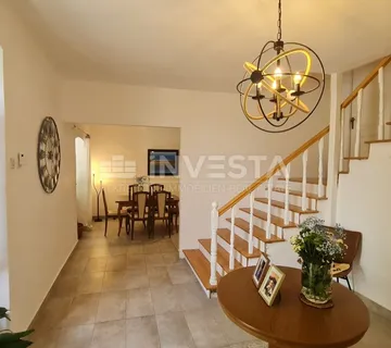 Labin okolica, autohtona samostojeća Istarska kuća - cover