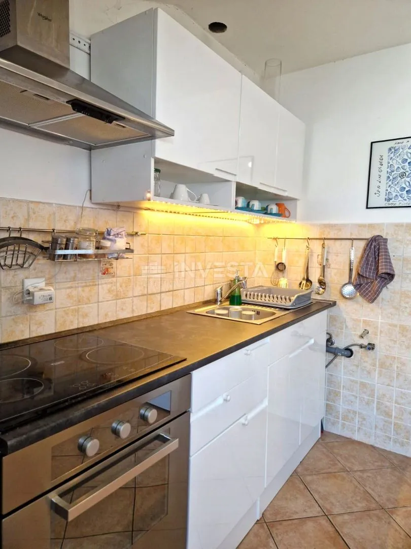 Pula Povoljno - blizina centra, mirna lokacija, 3ss - cover