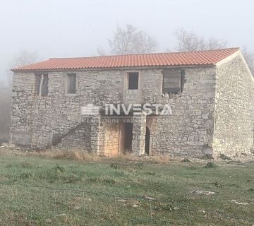 Poreč okolica, stara istarska kuća s imanjem od 52.800 m2 - cover