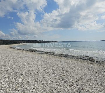 Peroj, zemljište s kažunom blizu mora - cover