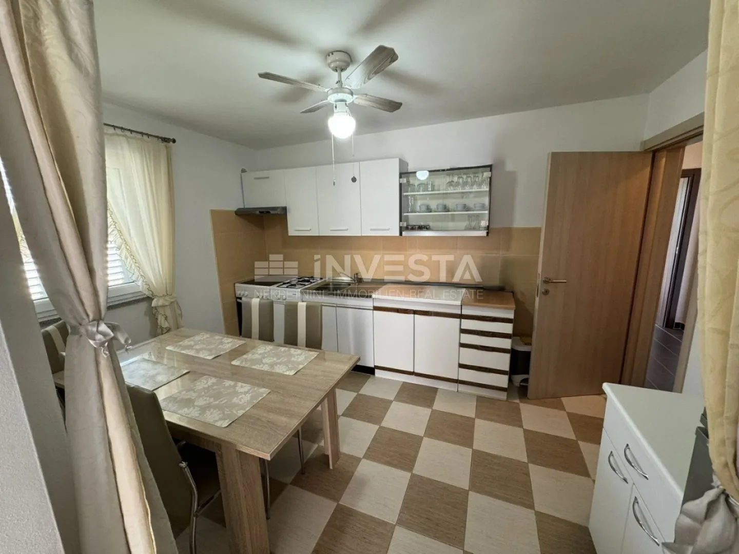 Fažana, Valbandon, samostojeća kuća sa dva stana, blizu mora - cover