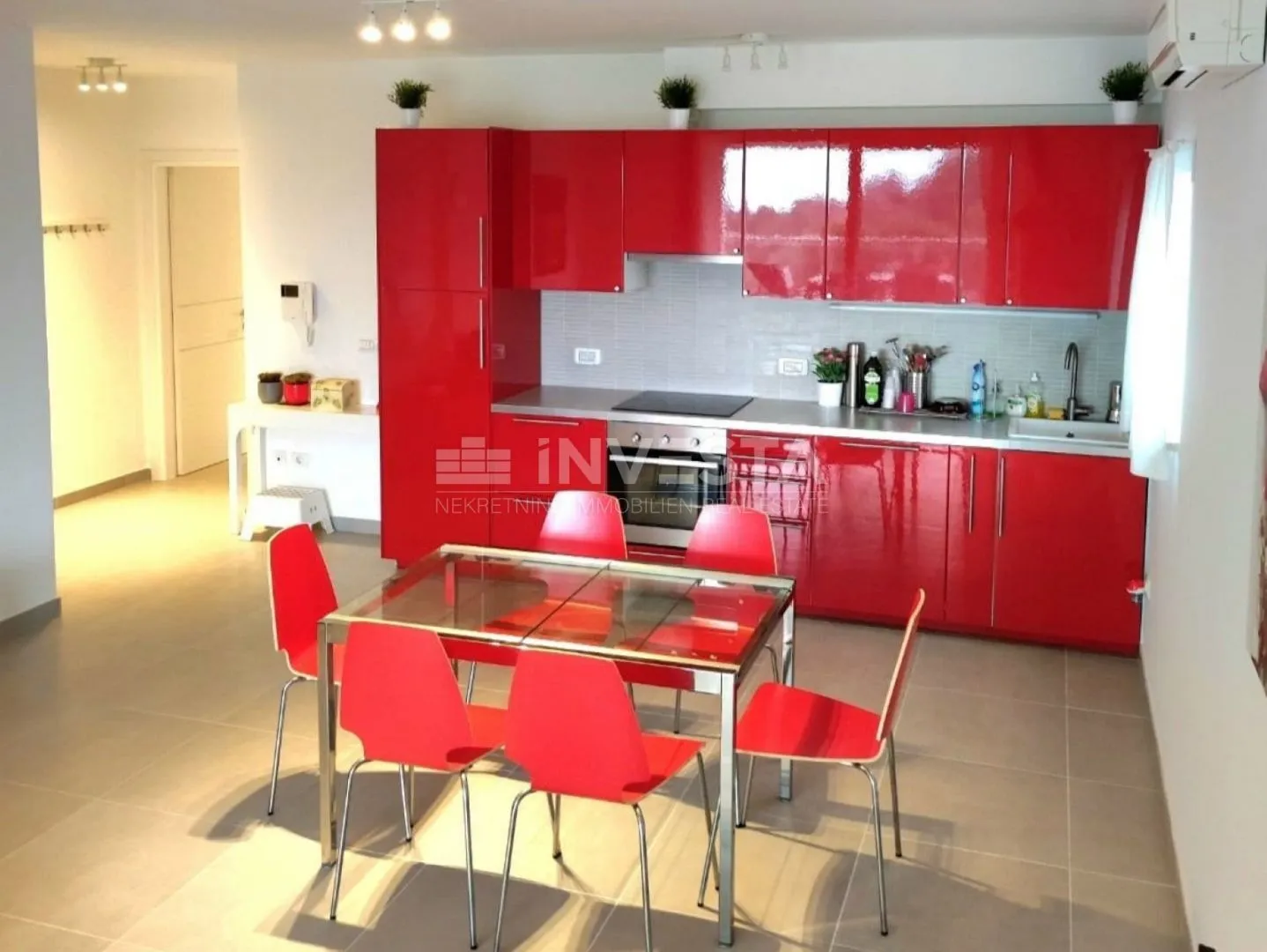 Luksuzan stan na mirnoj lokaciji u okolici Fažane - cover