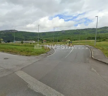 Buzet - građevinsko zemljište 9575 m2 gospodarske namjene - cover