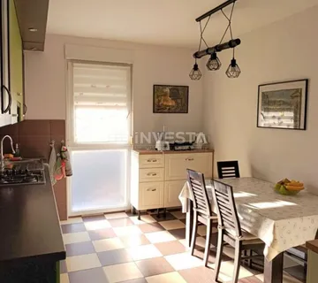 Pula, Vidikovac, uređen stan na 3. katu s liftom, 2SS i balkon - cover