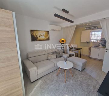 Rovinj, dvoetažni stan, 2 opremljena studio apartmana  - cover
