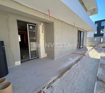 Medulin, dvoetažni stan s bazenom, 200 m2, 4SS, blizina mora - cover