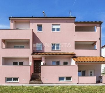 Medulin, apartmanska kuća 630m2 blizu mora, Top lokacija - cover