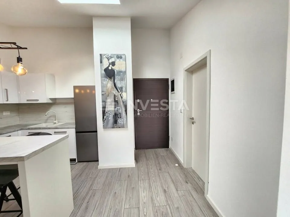 Mali stan u novogradnji s terasom - cover