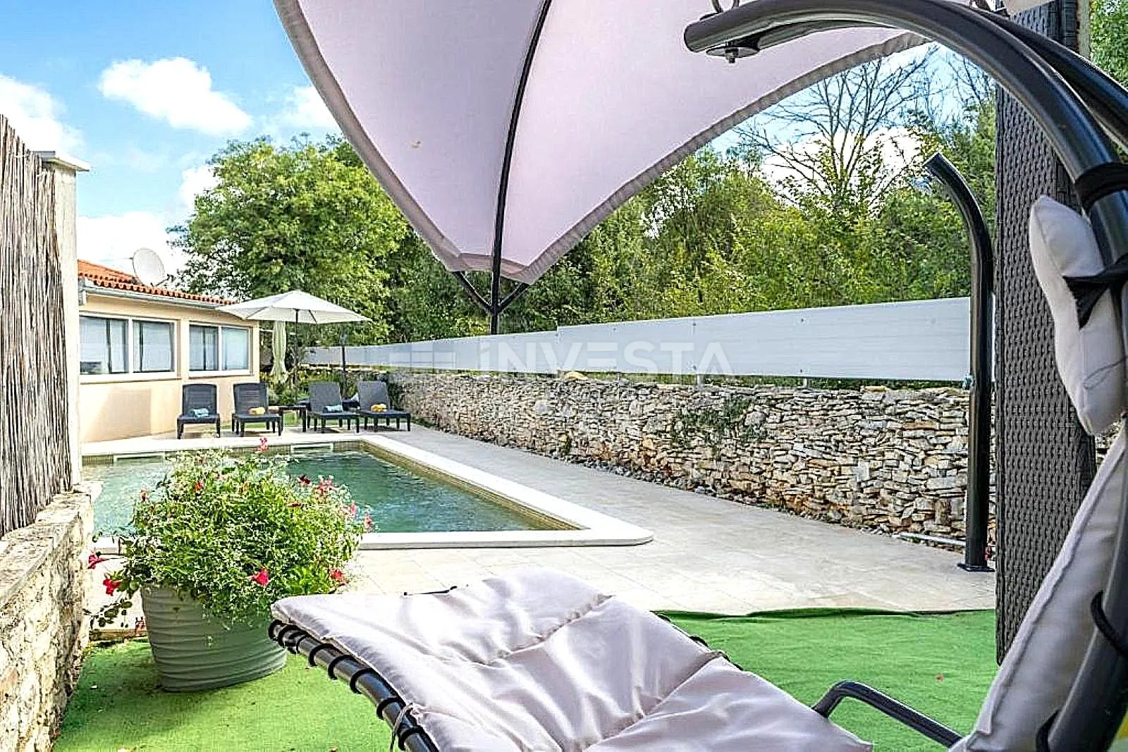 Vodnjan, prizemnica s bazenom - cover