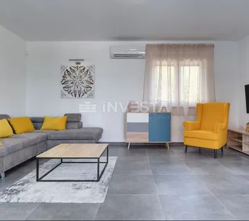 Pula, novoizgrađena samostojeća kuća sa bazenom - cover