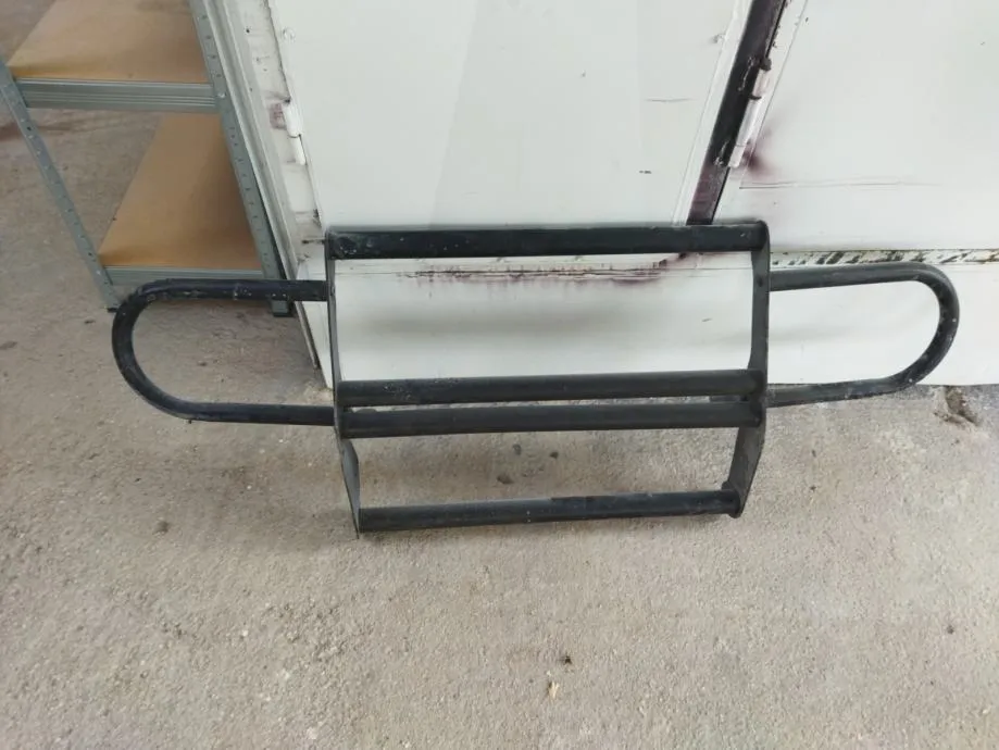 LADA NIVA PREDNJI ROLBAR - cover