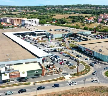 PULA, NEDALAKO OD TRGOVAČKOG CENTRA, TOP LOKACIJA (prodaja) - cover