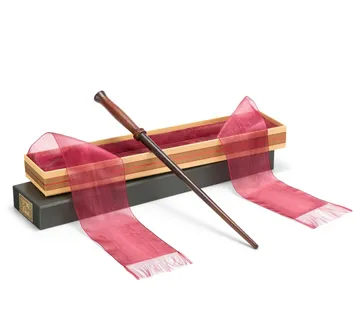 Harry Potter’s First Wand in Ollivanders Box - cover