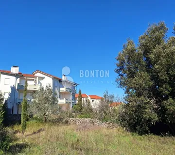 GRAĐEVINSKO ZEMLJIŠTE-ŽDRELAC 150M OD MORA - cover