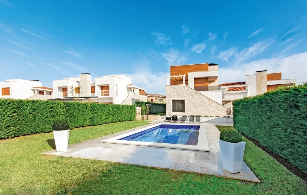 Luskuzna vila blizu mora, Poreč okolica - cover